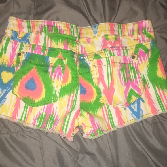 Cute multi colored shorts (from TJMaxx) - Picture 2 of 3